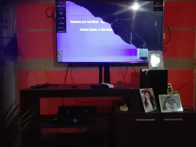Solucionar el tema del seguro de mi tv, he hecho el reclamo via internet y hasta