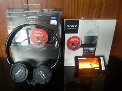 Claro. Mentiras con auriculares Sony