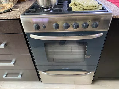 Calientan las perillas en demasía cuando uso el horno