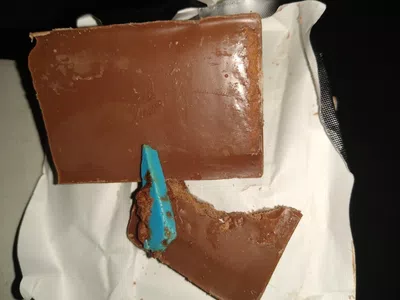 Plástico en el chocolate biznikke