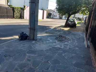 Vereda unida y muy rota