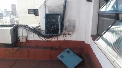 1ro. que restablezca el servicio y atiendan mi quejas