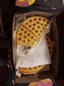 Mi comida llegó mordida!