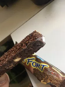 El producto(barra de cereal) vino repleto de telaraña