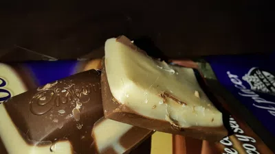 Pelos en el chocolate
