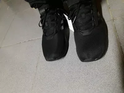 Zapatillas con defecto y atencion al cliente de adidas no contesta