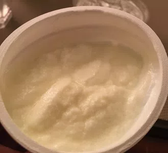 Que me devuelvan los yogurt que compre en mal  estado!!!