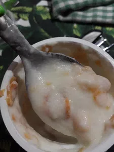 Yogur con cereales en mal estado