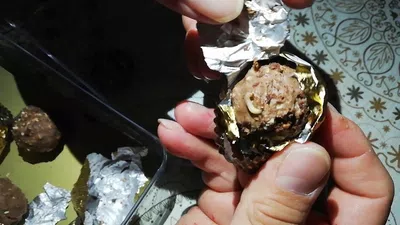 Gusanos en ferrero rocher
