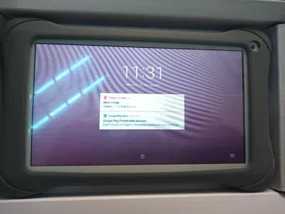 Una linea fina en el medio de la pantalla de la tablet