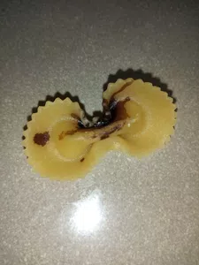 Gelatina marrón en los fideos