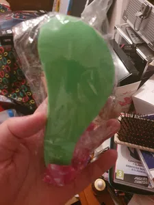 En vez de un portatil me mandaron un cepillo de pelo y no me dan solucion
