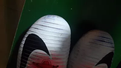 Cambio de botines por unos que no tengan fallas -