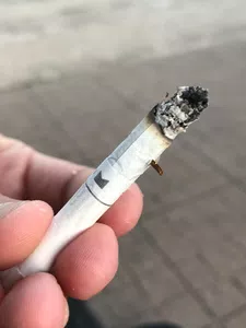 Cigarrillo defectuoso, pinchado