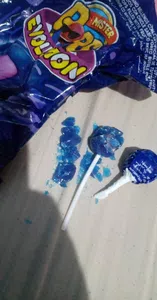 Compre una bolsa de chupetines y 2 vinieron fallados
