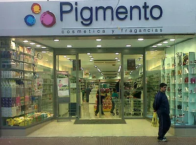Perfume sin celofán y dura nada !!!