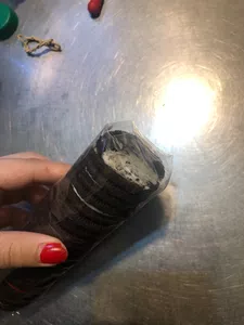 Galletita rota y sin tapa