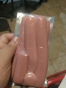 Detalle en un paquete de salchichas