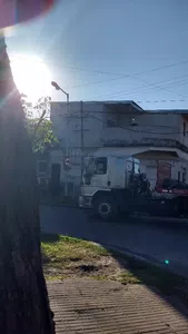 Control multas, o barras o división de calles para que dichos camiones no circul