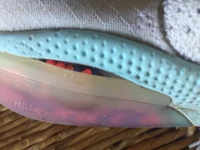 Compré las zapatillas más caras de nike y se rompieron