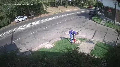 Nivel líquido cloacal en la calle elevado hace 3 meses