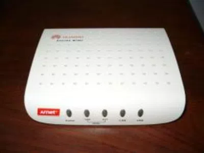 Arnet cobra y no da el servicio
