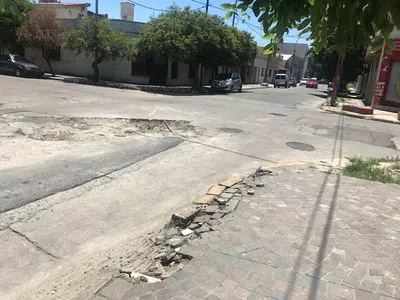 Solo pretendo que me arreglen la vereda y limpia todo lo que ensuciaron