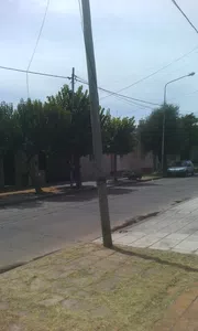 Poste en derrumbe
