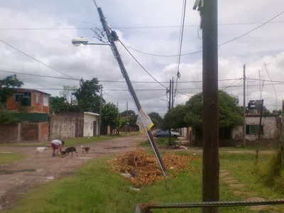 poste a punto de caer