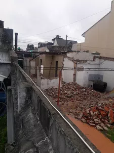 Que detengan la obra en construccion hasta saber bien q tipo de trabajo van a re