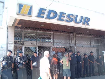 Quiero que me resuelvan el pago mal cobro mal echo