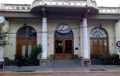 Asociación Civil Evi Trelew-Municipalidad De Trelew Estafa piramidal