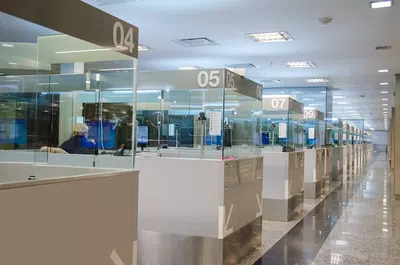 Que no me dieron papeles de migracion