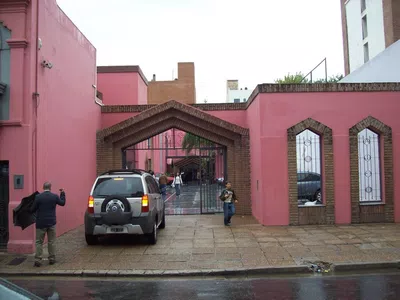 Cese de ruidos molestos y música