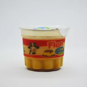 Un flan en mal estado con sabor y olor feo