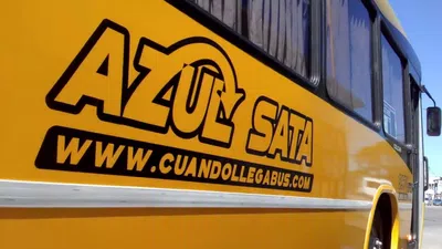 Chofer baja varios pasajeros sobre panamericana