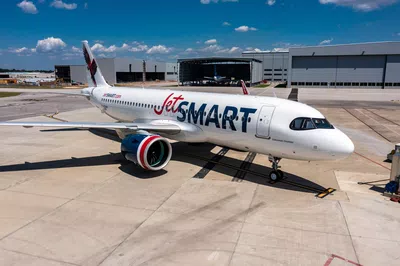 Jetsmart nos canceló un vuelo en el momento si. previo aviso