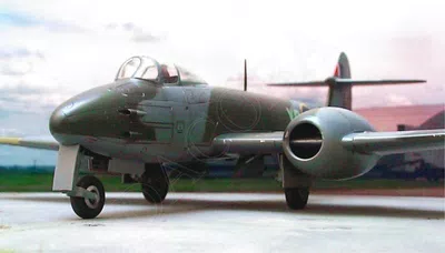 Quiero al avión de combate gloster, otra vez en la república de los niños