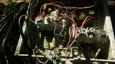 Estoy sin tono y linea la caja de te que esta afuera esta con todos los cables d