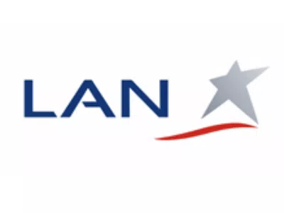 Cobro indebido de lan y postergación de vuelo