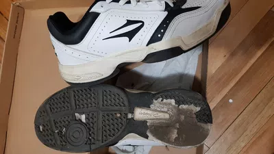 La reposición de las zapatillas por unas sin defectos