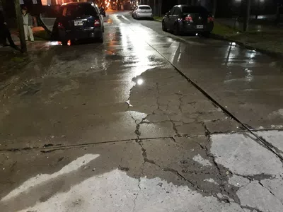 Reparacion del pozoen la calle  se hizo por perdida de agua y tardia reparacion