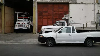 Vehículos tapando garage