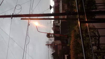Poste de alumbrado público peligroso