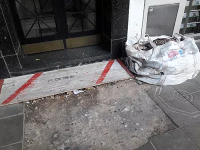 Arreglar edesur la vereda. es un peligro