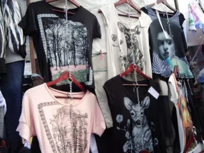 Necesito la ropa solicitada o.el reintegro del dinero, gracias, que den la cara