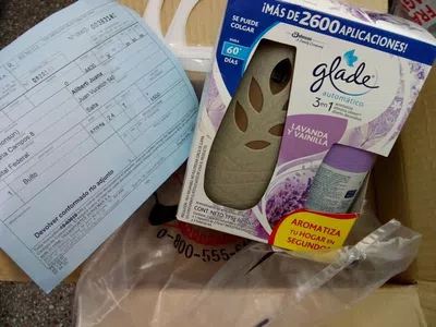 No tiene fuerza el dispositivo que baja el dosificador, no perfuma