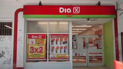 Estafa de 100 pesos  cajera turno tarde y no hay camaras que verifique mi reclam
