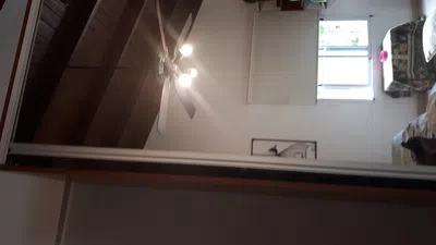 Que me ayuden a que se hagan cargo del arreglo definitivo de las puertas