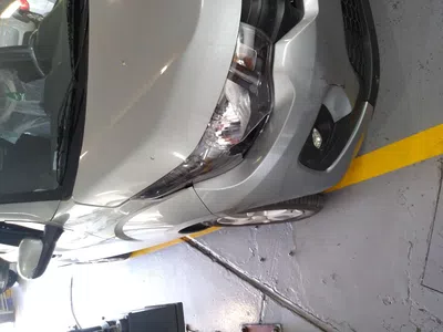 Me chocaron el auto en el servis y quiero una solucion coherente